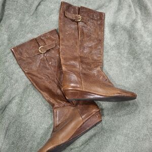 Elegant Brown Leather Heeled Boots